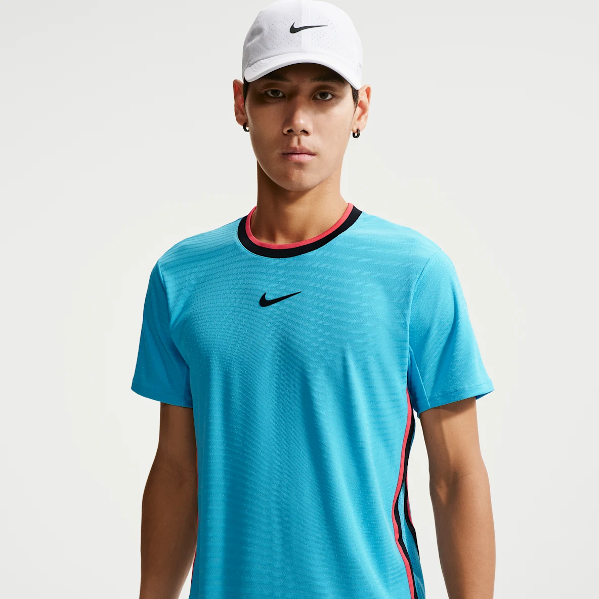 NikeCourt Slam เสื้อเทนนิสแขนสั้นผู้ชาย Aero-FIT