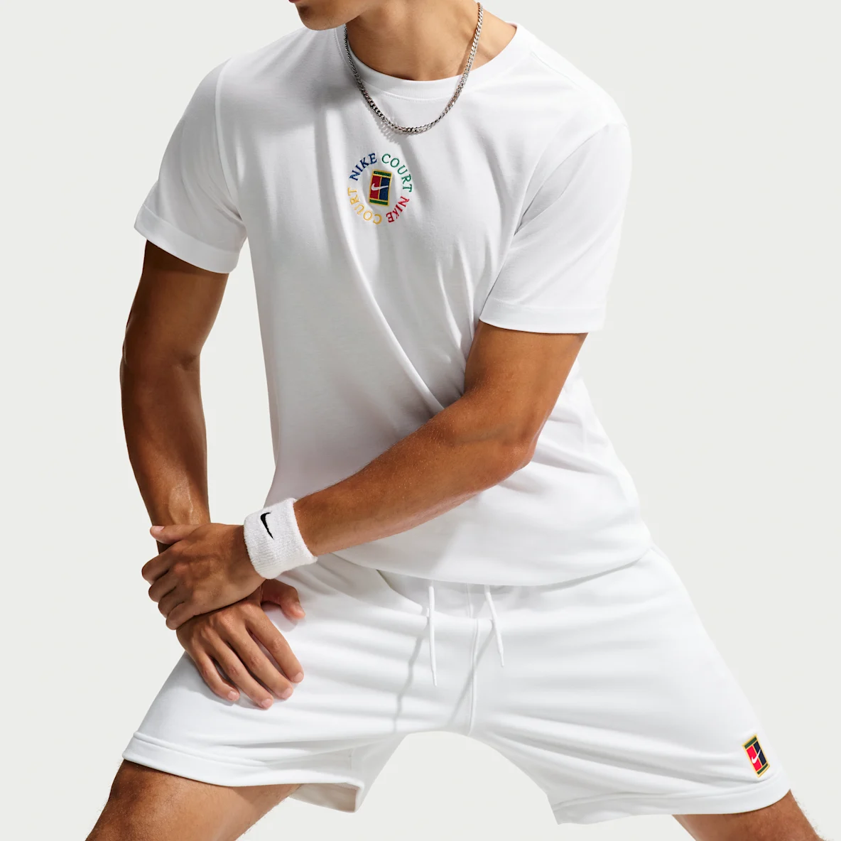 NikeCourt เสื้อยืดเทนนิส Dri-FIT ผู้ชาย
