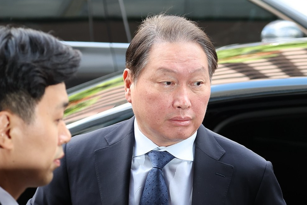 SK 주가 상승분 일부 참작 &hellip; 최태원, 盧에 전액 현금으로 줘야